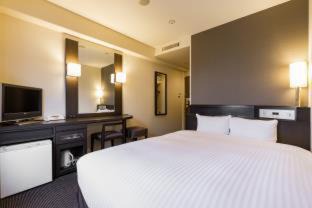 Kitakyushu Hotel | Modern Nishitetsu Inn Kokura with Hot Tub & Breakfast