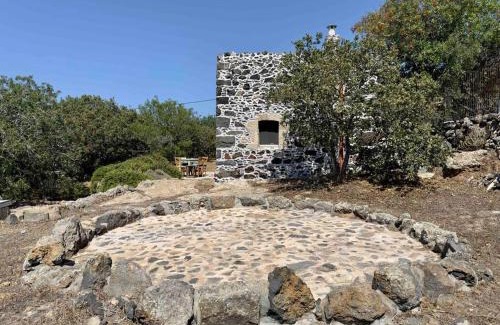 Mandraki Apartment | Child-Friendly Retreat at Nisyros Traum „Speladi“