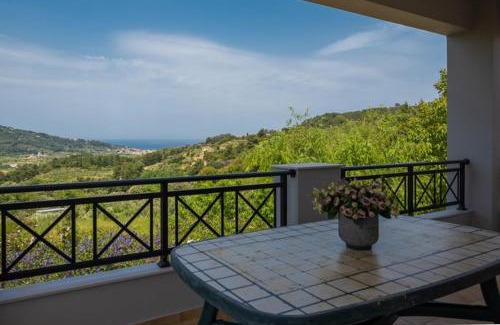 Karlovassi House | Explore Nitsa House: Guest Rated 10/10 Experience Awaits