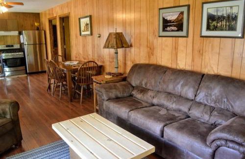 Minocqua House | Relaxing Nitschke's Resort Cabin #15 with Hot Tub Access