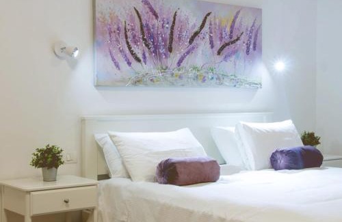 Netanya Apartment | Elegant Nitza Boutique Apartment with Ocean View & Breakfast