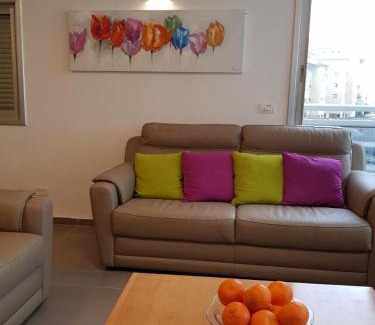 Netanya Apartment | Elegant Nitza Boutique Apartment with Ocean View & Breakfast