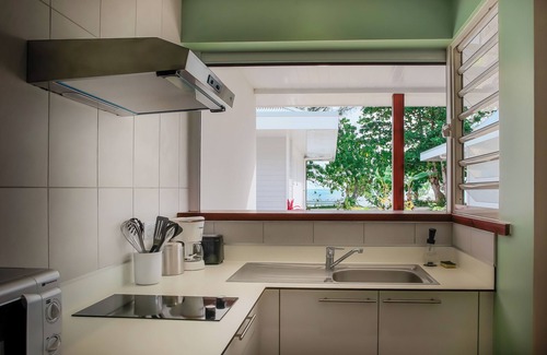Hauru Hotel | Relax at Niu Beach Hotel Moorea: Perfect for Families
