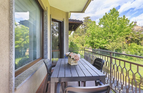 Stresa Apartment | Top-Rated Nives House: Scenic Lake Views & Family-Friendly