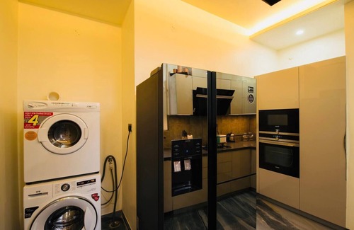 Lalkothi Apartment | Modern Nivriti BnB: Fully Automated Child-Friendly Stay
