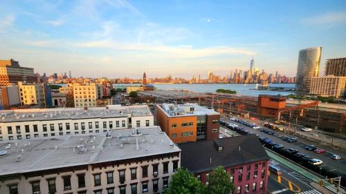 Hoboken Apartment | Convenient 3BD Retreat Just Minutes from NYC