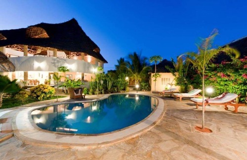 Watamu Villa | Indulge in NJERA HOUSE WATAMU with Ocean Views & Pools