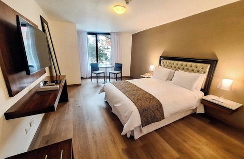 Chacarilla-Santa Cruz Hotel | Discover NM Lima Hotel: 4-Star Comfort with Spa Amenities
