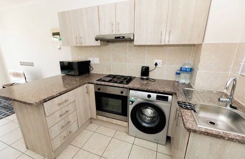 Muizenberg Apartment | nMuizi Hideaway—Your Cozy Beach Escape in Muizenberg