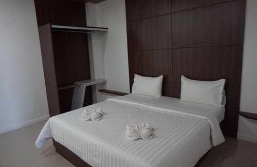 Nong Khon Kwang Hotel | Budget-Friendly NN Place: Family Suites with Breakfast