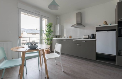 Nord - Gare Apartment | Top-Rated Noémie Studio with Wifi & Accessible Amenities
