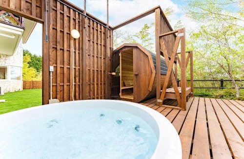 Hakone Villa | Experience Noёl HAKONE GENSEN: Pet-Friendly Retreat with Hot Tub