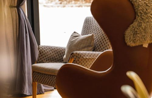 Forfar House | Experience Comfort at No 1 Balbinny with Pool Access