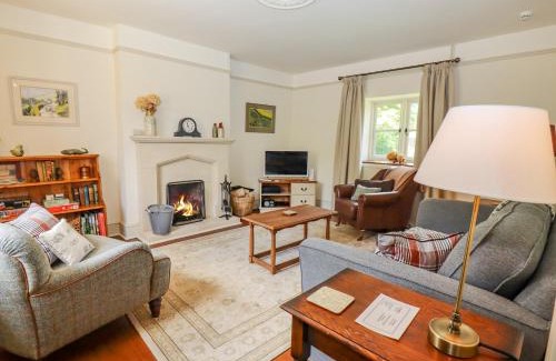 Chedworth House | Family-Friendly Retreat at No 1 Eastington, 4-Star Comfort