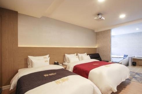 Chinju Hotel | Top-Rated No.1 New Yorker Hotel with Family-Friendly Amenities