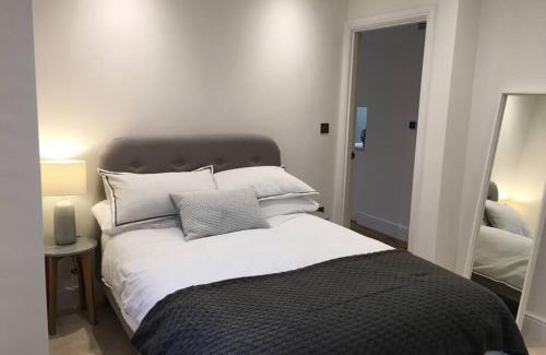 Winchester Apartment | Pet-Friendly Haven: No.1 The Old Printworks, Winchester