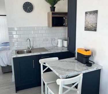 Kilkee Apartment | Experience No.1 The Square @ Naughtons Yard with Ocean Views