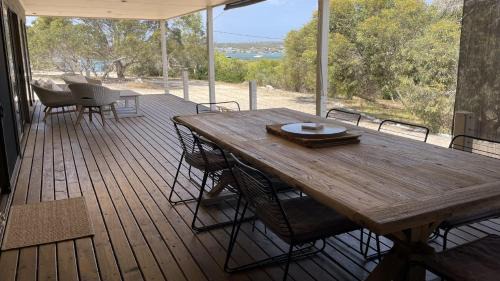 Lake Wangary House | Discover No. 10 Coffin Bay - Family-Friendly Retreat