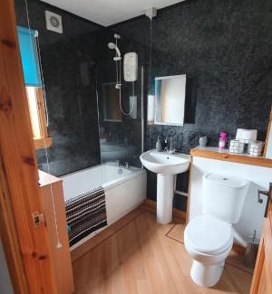 Benbecula Apartment | Charming No.2 Meallard: Family-Friendly Retreat with Top Reviews