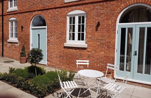 Breedon on the Hill Cottage | Top-Rated No.2 Meynell Mews Room with Kitchen Amenities