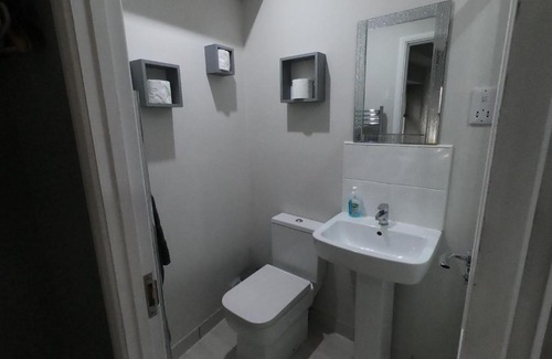 Newark Apartment | Newly Renovated No 2 New Inn Apartments - Guest Rated 8.6