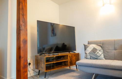 Cairndow House | Experience No 2 Planetree: Oceanfront & Pet-Friendly Retreat