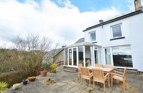 Wiseman's Bridge House | Sea View Retreat - Four Bedroom House with Pet-Friendly Perks