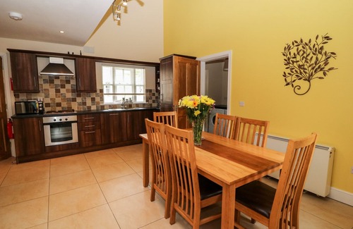 Dungarvan Cottage | Family-Friendly NO. 3 AN SEANACHAI in Dungarvan, Waterford