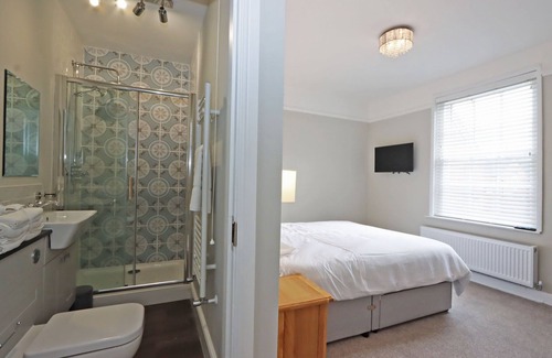 Newark Hotel | Delightful No.31 Castle Gate: Family-Friendly with Breakfast