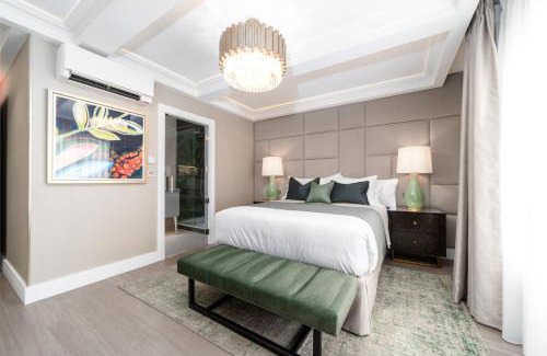 Southampton City Centre Hotel | Elegant No.4 Carlton: 5-Star Stay with Breakfast Included