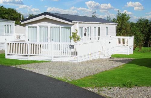 Newquay House | Discover No 4 Fistral: Family-Friendly with Pool Access