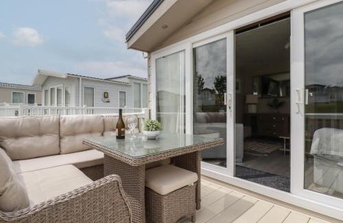 Newquay House | Discover No 4 Fistral: Family-Friendly with Pool Access