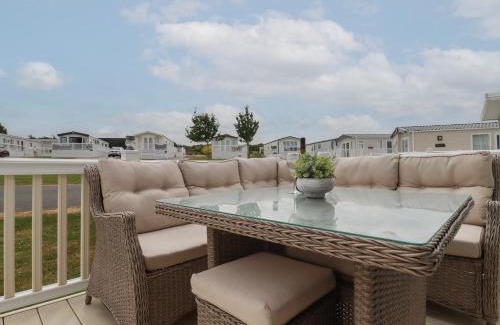 Newquay House | Discover No 4 Fistral: Family-Friendly with Pool Access