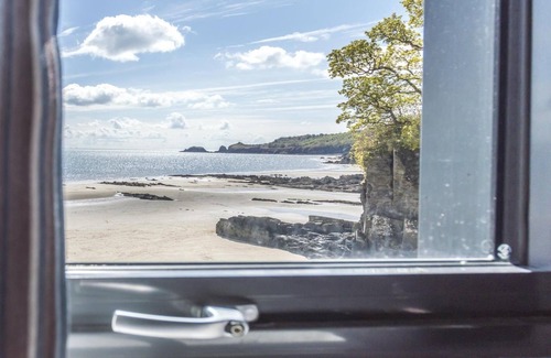 Saundersfoot Hotel | Cozy No 4 Ocean Cabins Near Saundersfoot Harbour
