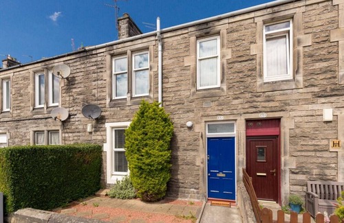 St Leonards Apartment | Pet-Friendly Stay at No.46 - by StayDunfermline