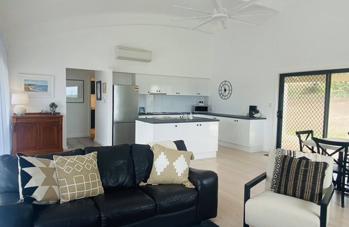 Waterhouse House | Discover No 5: Ocean Blue Views & Family-Friendly Amenities