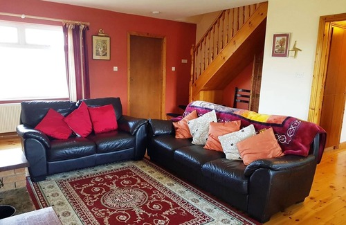 Connemara House | Pet-Friendly No 6 Glynsk Cottages in Cashel - Rated 9.8/10