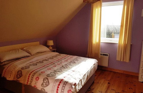 Connemara House | Pet-Friendly No 6 Glynsk Cottages in Cashel - Rated 9.8/10