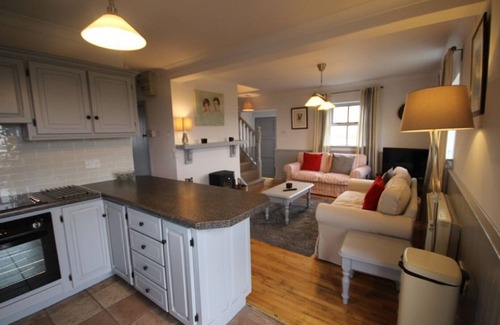Connemara House | Experience Country Living Chic at No 6 Leitirshask