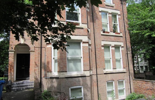 Sefton Park Apartment | Cozy 1-Bedroom Retreat Near Sefton Park and Lark Lane