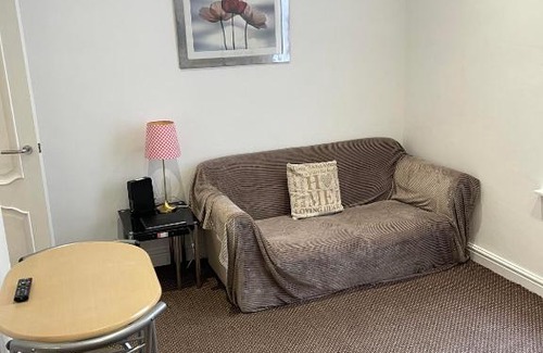 Sefton Park Apartment | Cozy 1-Bedroom Retreat Near Sefton Park and Lark Lane