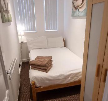 Sefton Park Apartment | Cozy 1-Bedroom Retreat Near Sefton Park and Lark Lane