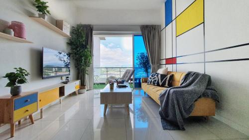 Bandar Puchong Jaya Apartment | Budget-Friendly Stay at No.8 The Cube with Pool Access