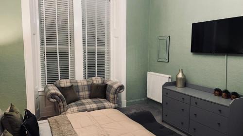 Prestwick Apartment | Discover No 9 Retreat: Family-Friendly with Hot Tub Bliss