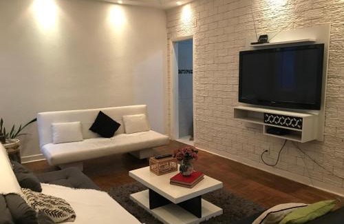 Bom Retiro Apartment | Comfortable Stay in Bom Retiro with Free Wi-Fi & More