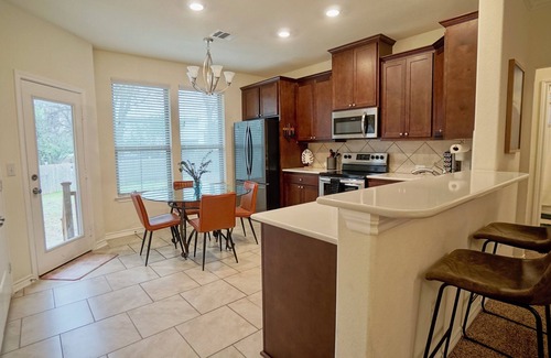 East MLK House | ~ No extra fees! ~ Pretty Great East ATX House