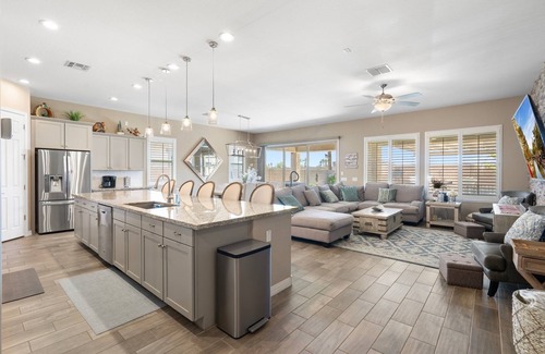 Goodyear House | Relaxing House with Heated Pool & Spa - Guest Rated 10/10
