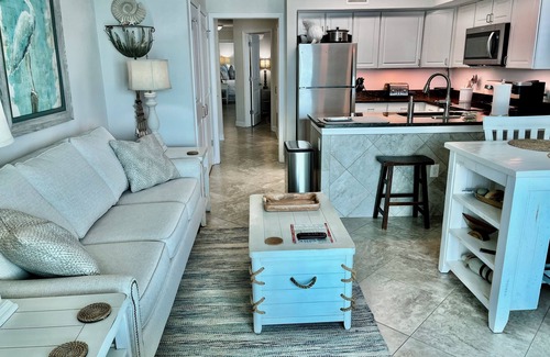 Gulf Shores Condo | Beachfront Penthouse with Ocean Views & Two Balconies