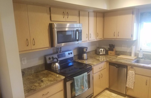 Disston Heights House | Pet-Friendly 3-Bedroom Home in Central St Petersburg