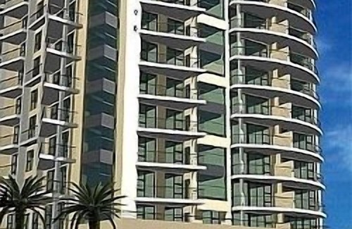 Bloubergstrand Apartment | Oceanfront Retreat with Ocean View & Breakfast Included